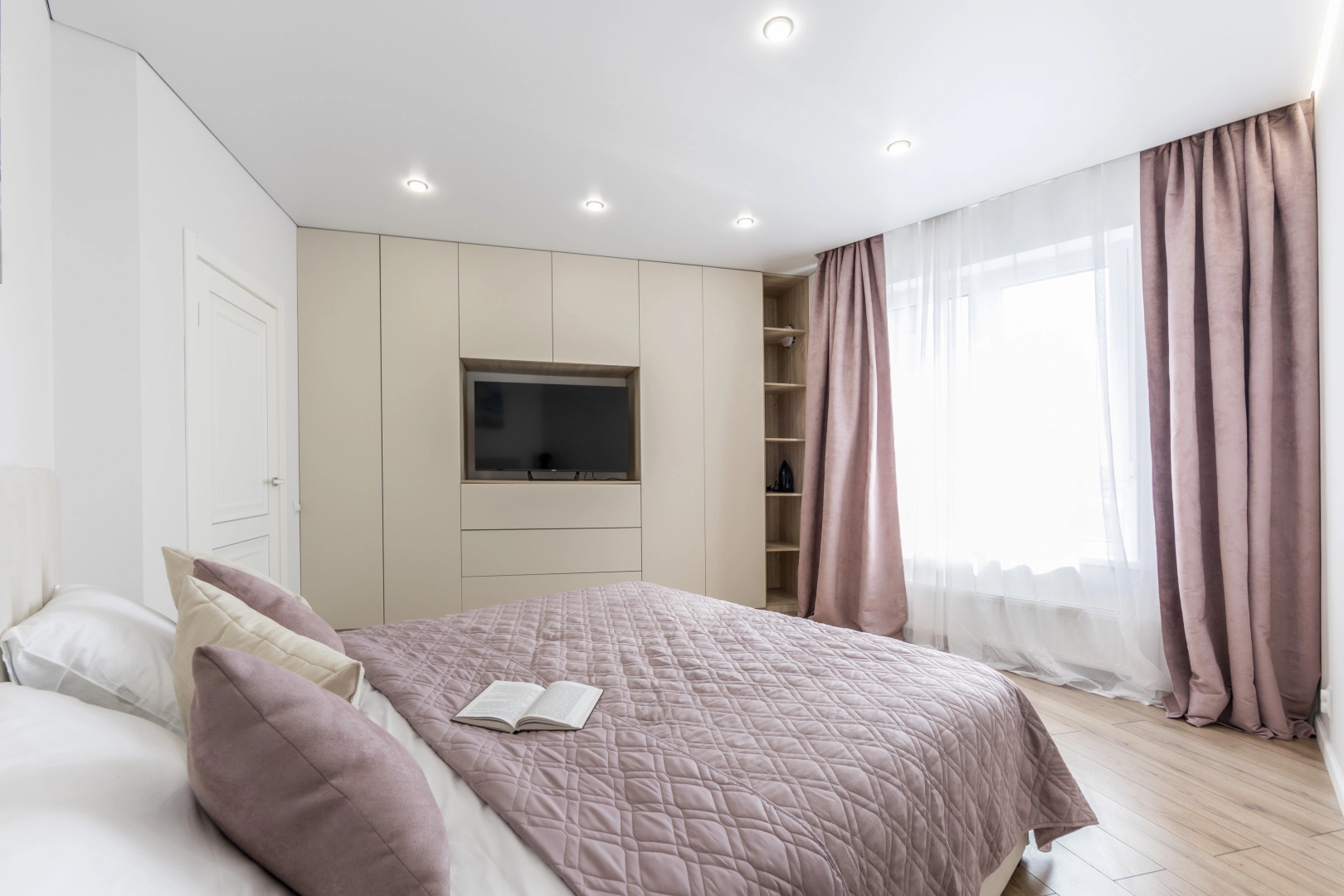 ДомТут - Апартаменты у Аквапарка "Айвазовский"