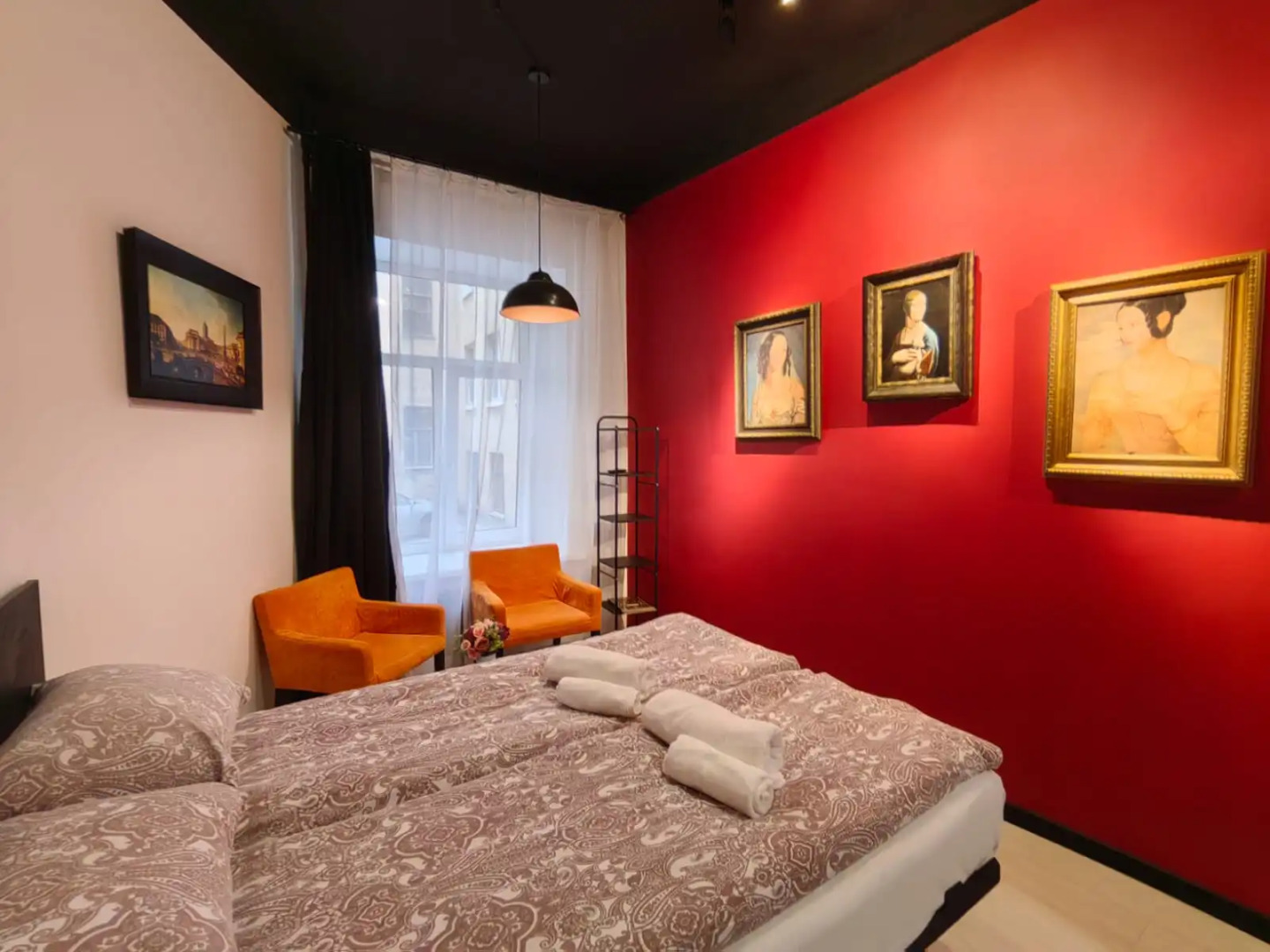 Меблированные комнаты Ночь в Галерее