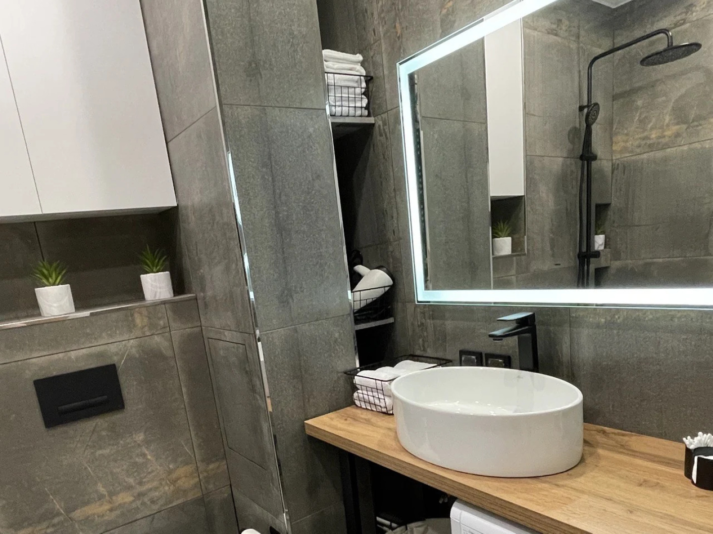 квартира премиум-класса в стиле "эко" с видом на парк и речку