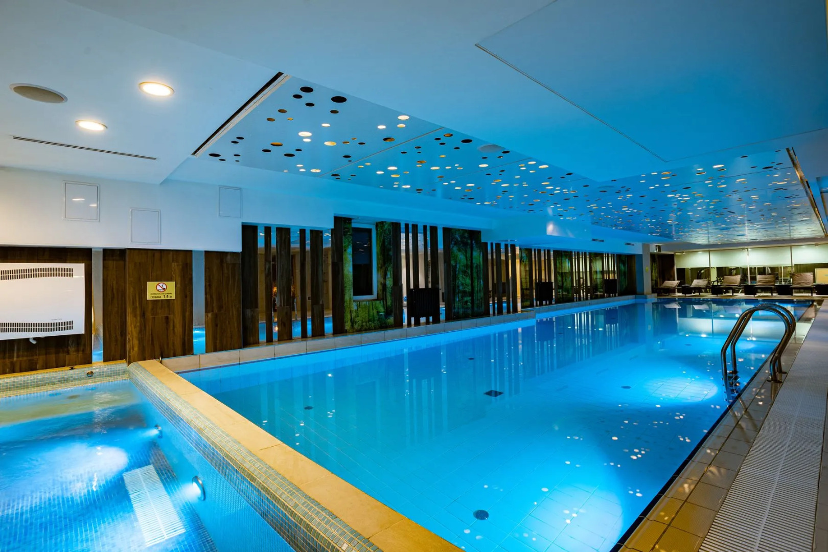 Апарт-Отель Ramada hotel&suites by Wyndham Novosibirsk Zhukovka