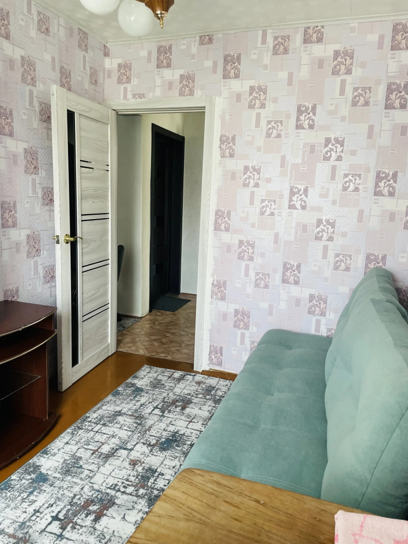 Квартира Трехкомнатная на Угольщиков, 28