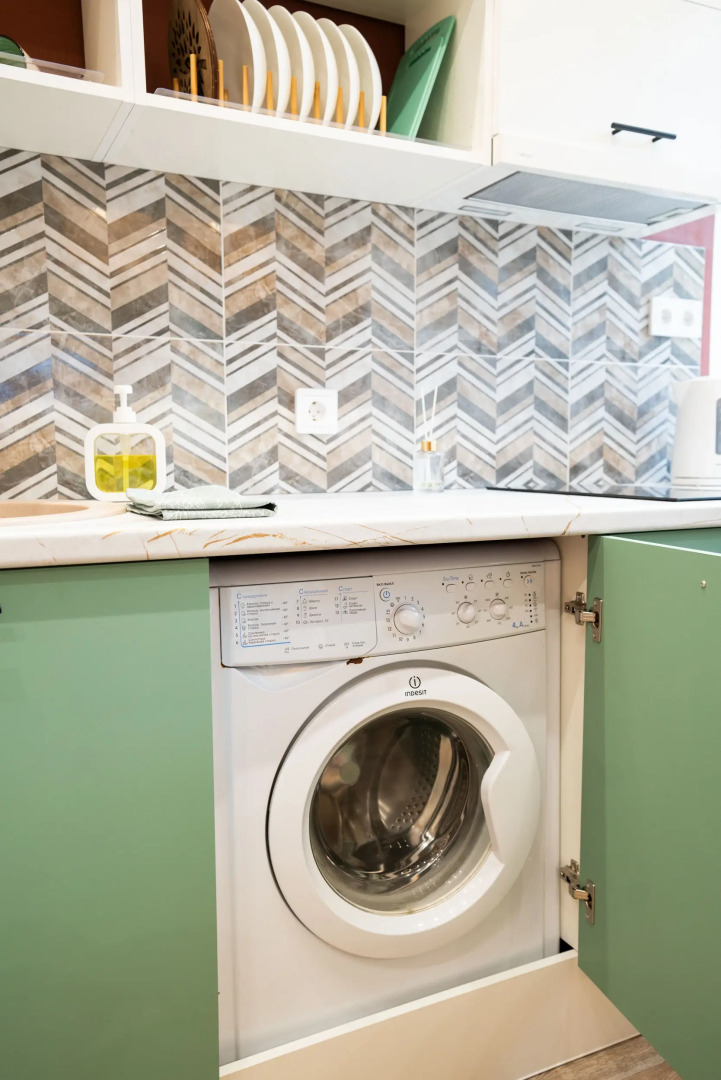 Апартаменты с ярким дизайнерским ремонтом