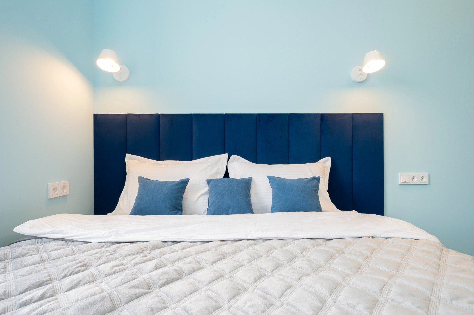 Апартаменты Уютная студия с видом на набережную Фонтанки