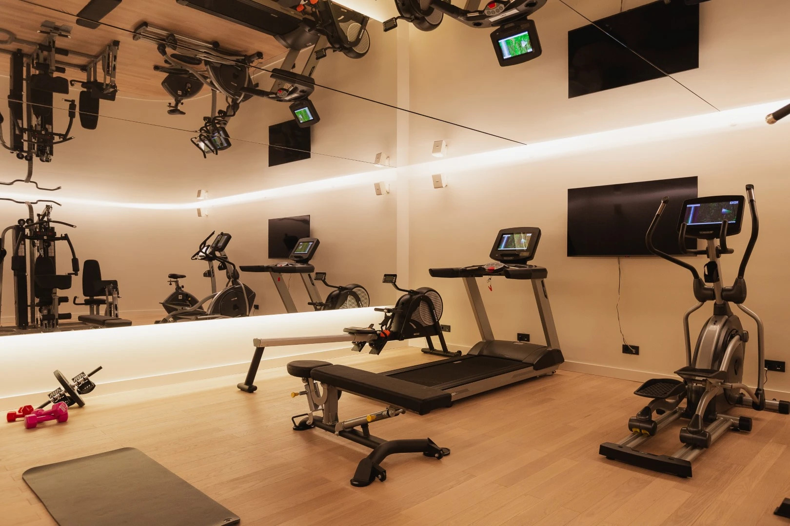 Отель Lumen Hotel & The Lisbon Light Show