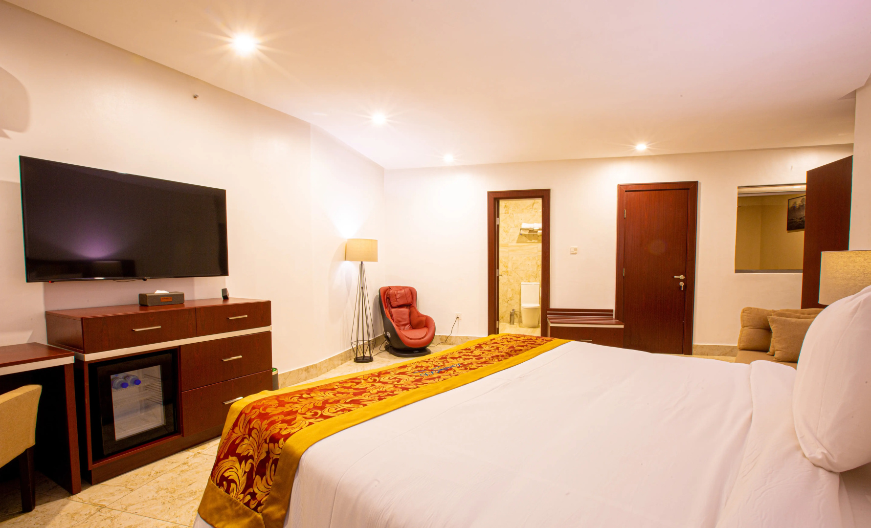 Отель Johnwood Hotel by Bolton