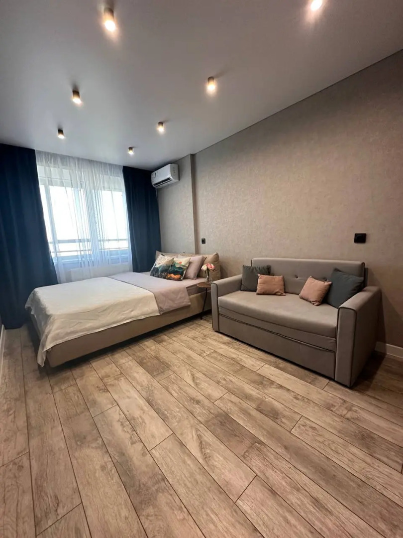 1-к. квартира на Базарной площади с видом на пруд, 30 м², 22 этаж