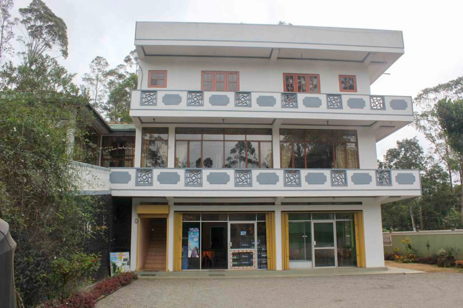 Отель Yoho Thushara