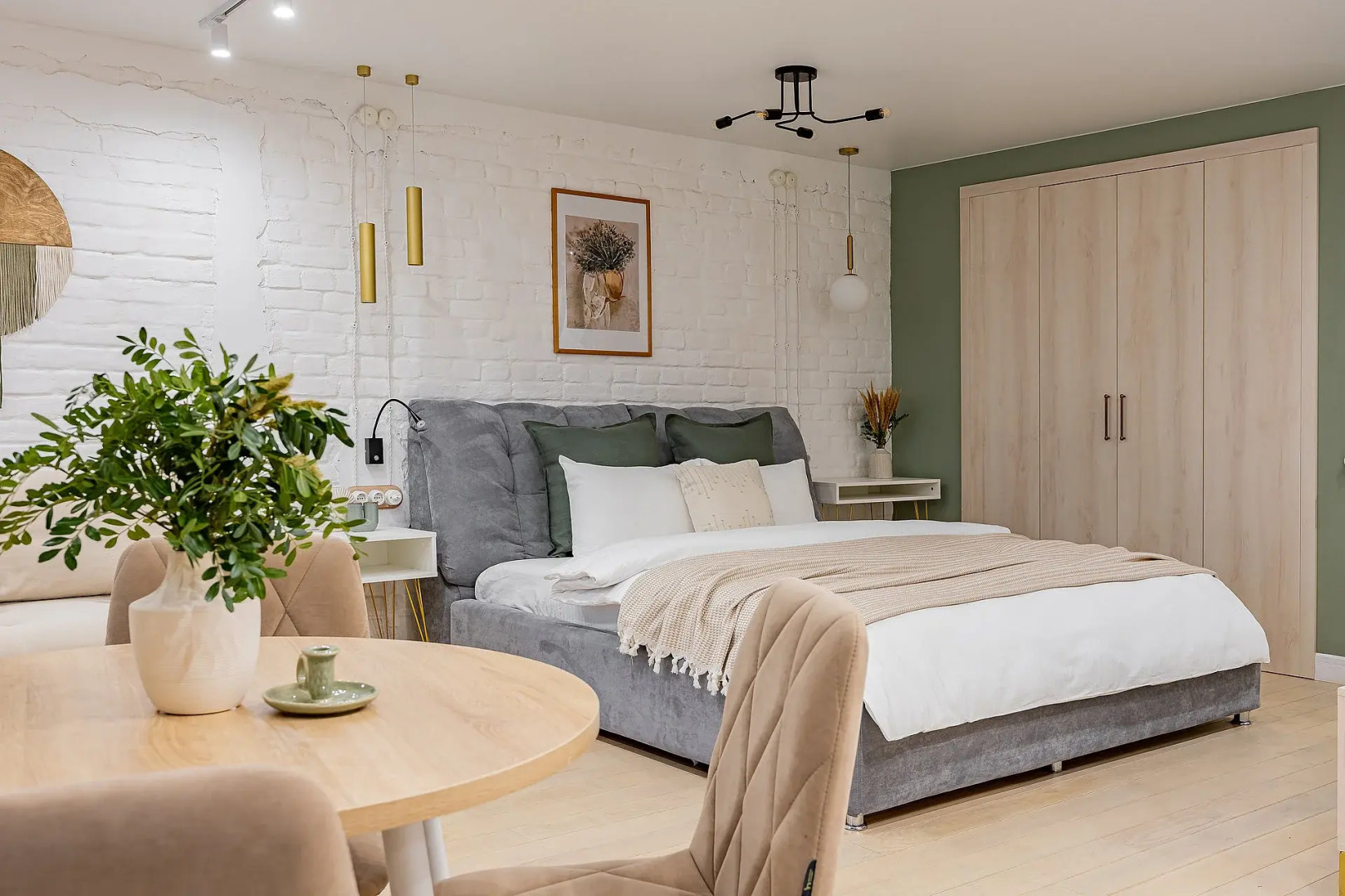 Апартаменты в Центре на Невзоровых 7 Сова-Дом