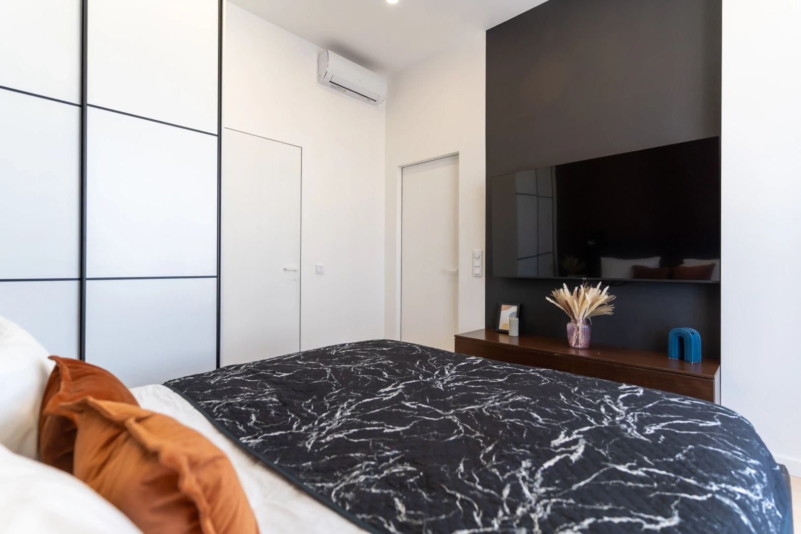 Двухэтажные Апартаменты с открытой террасой на Стачек 62