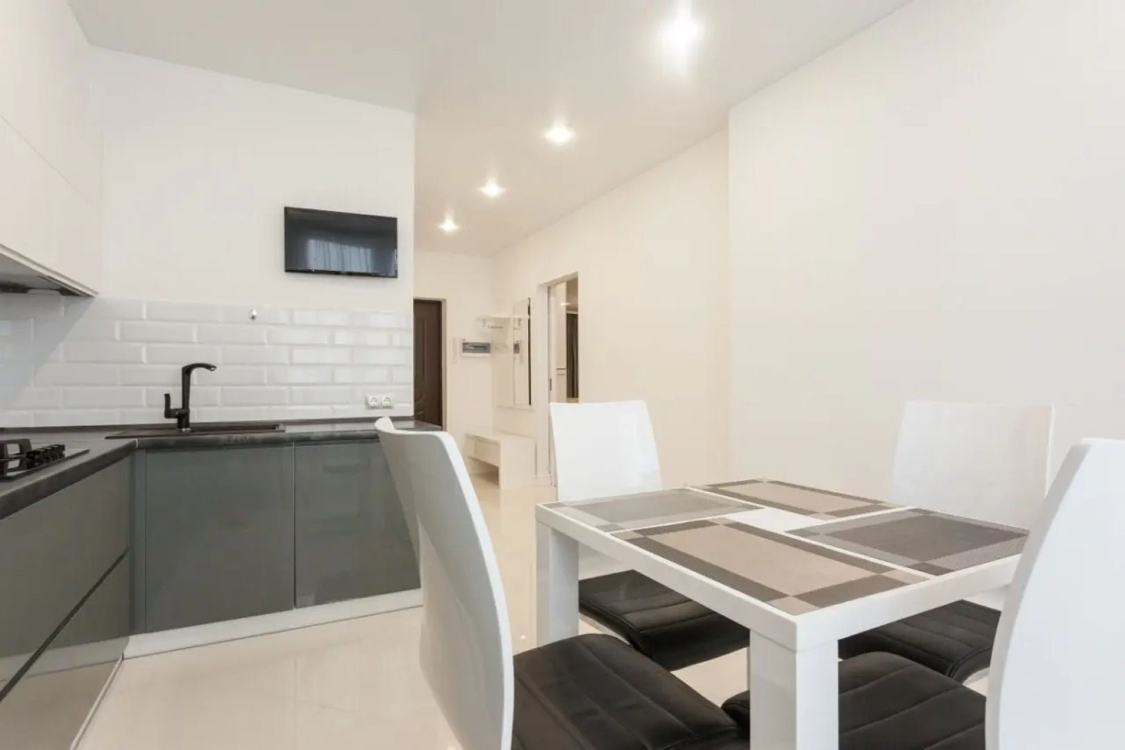 Апартаменты Горького 96