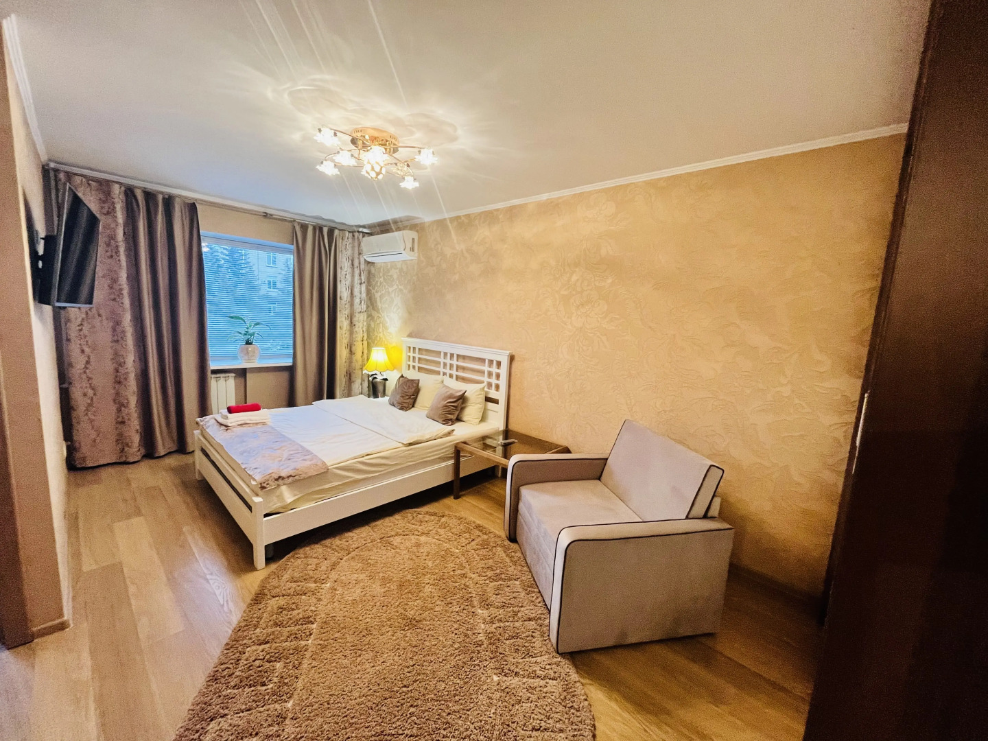 Апартаменты на Площади Ленина