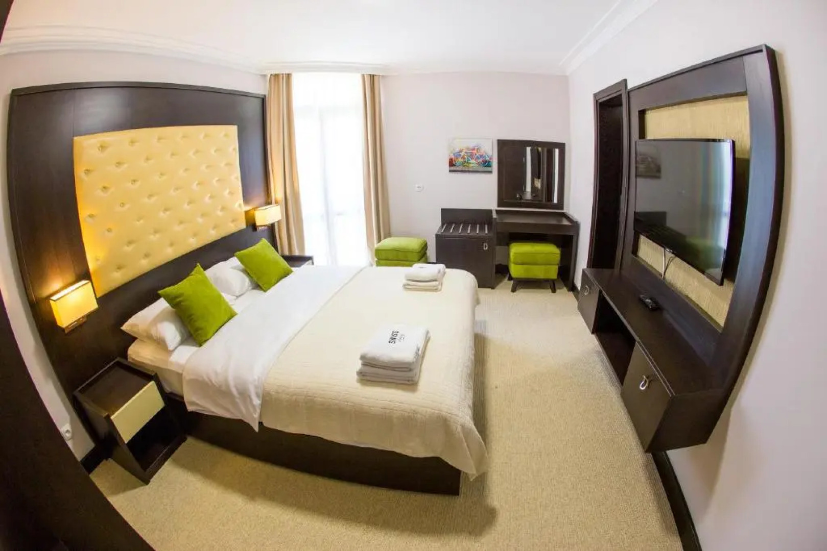 Отель Swiss Holiday