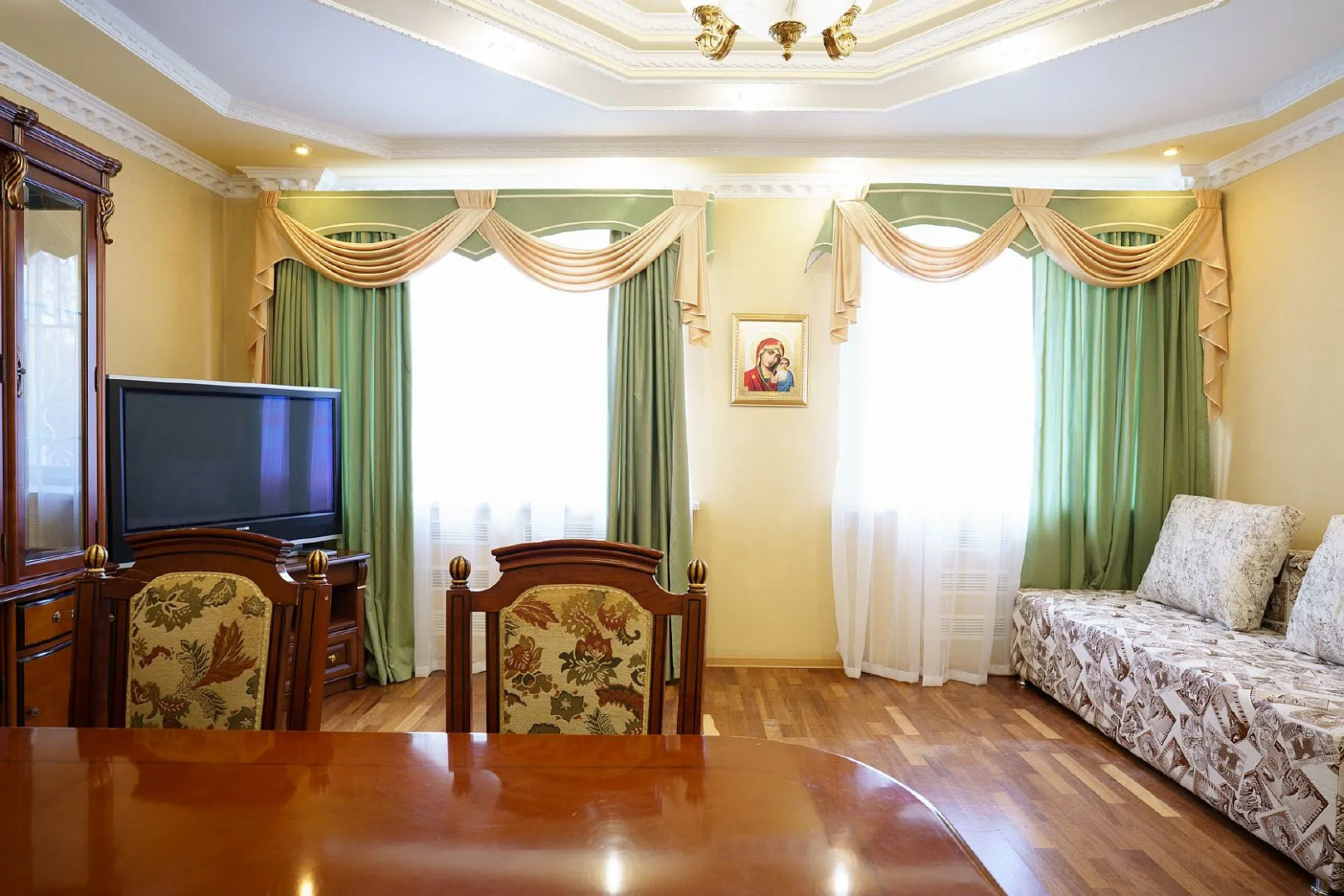 Апартаменты Right Room трехкомнатные на улице Баррикад 8