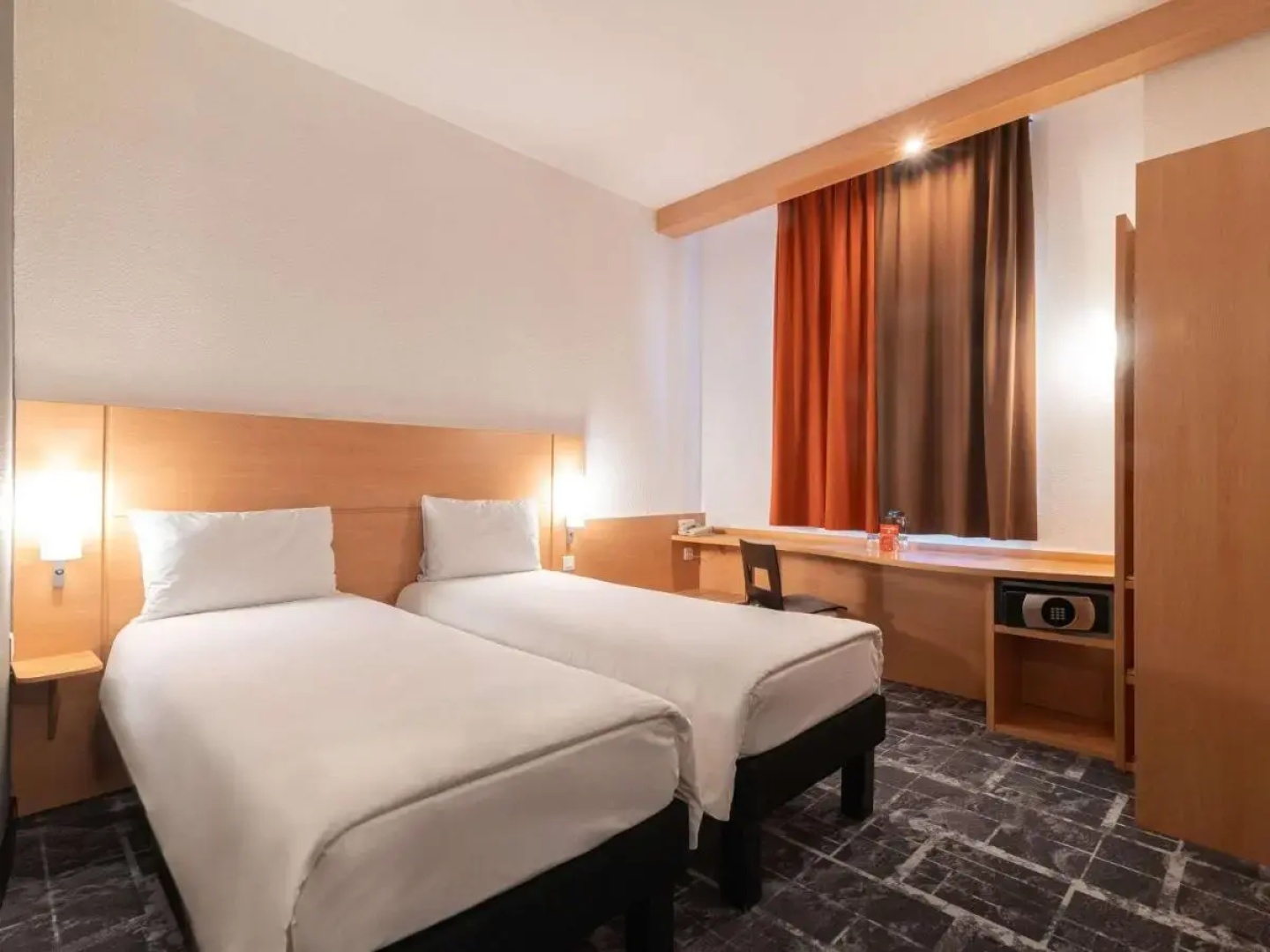 Отель Ibis Астана