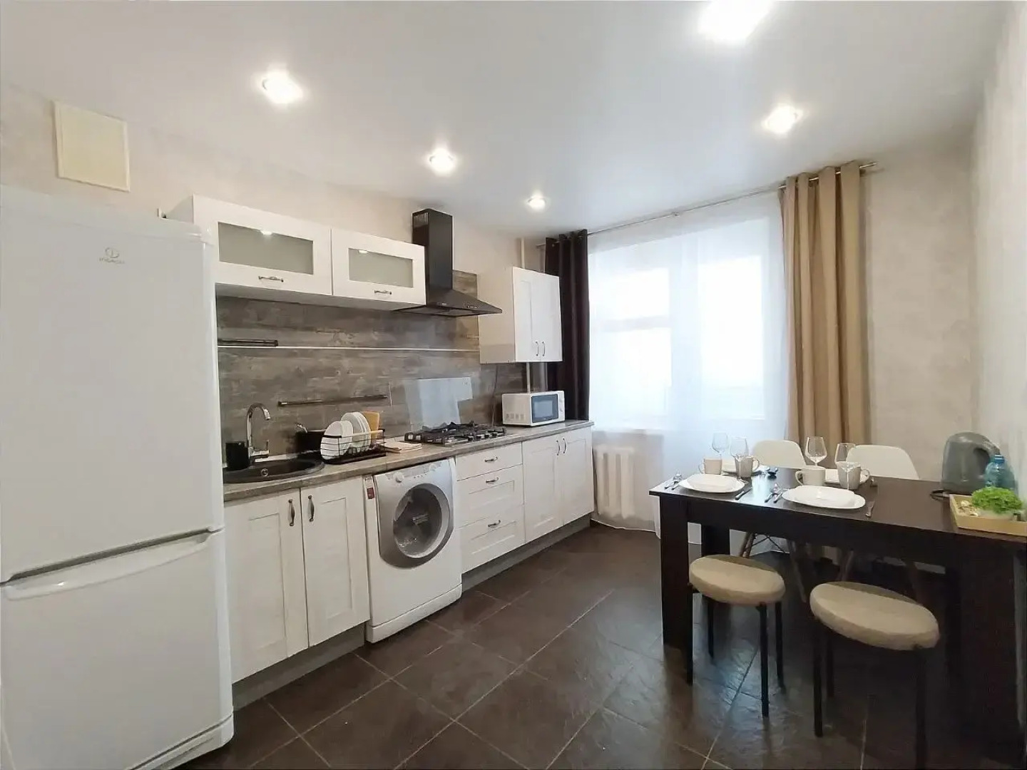 Квартира Просторная однокомнатная на ул. Ньютона