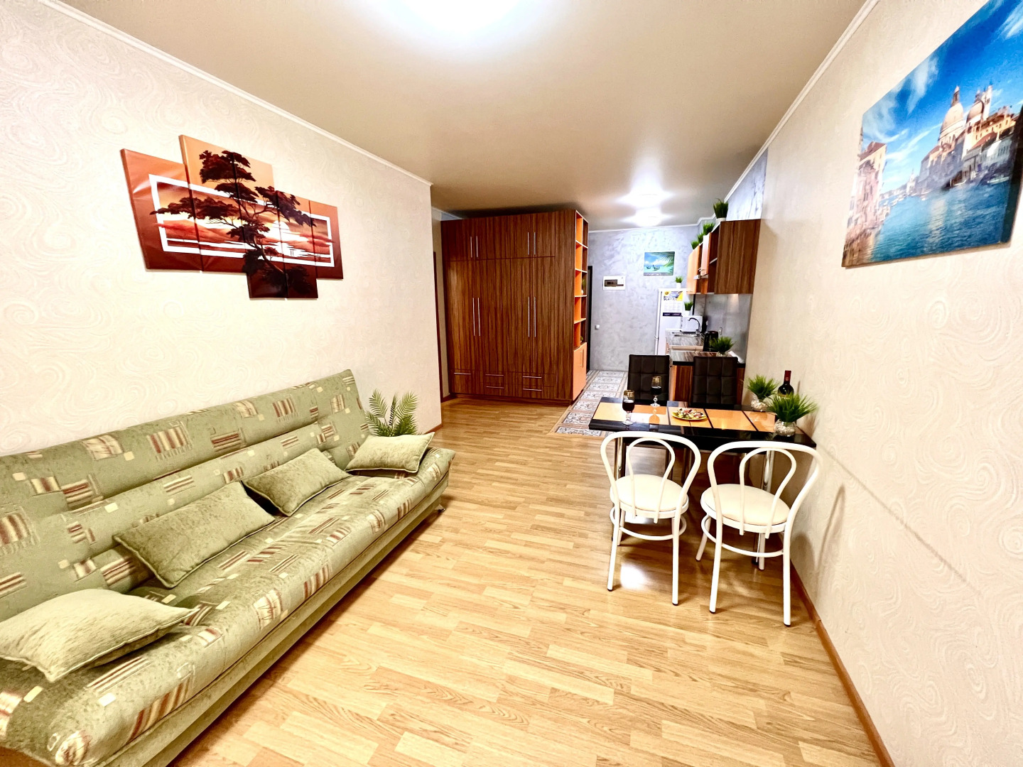 Апартаменты двухкомнатные на 13 этаже в ЖК Современник рядом с МТЛ-Арена