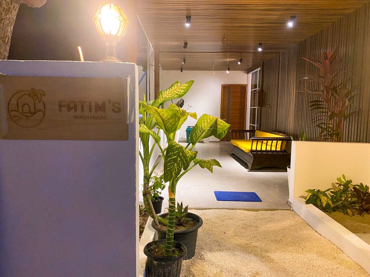 Отель Fatims Beach House Maafushi