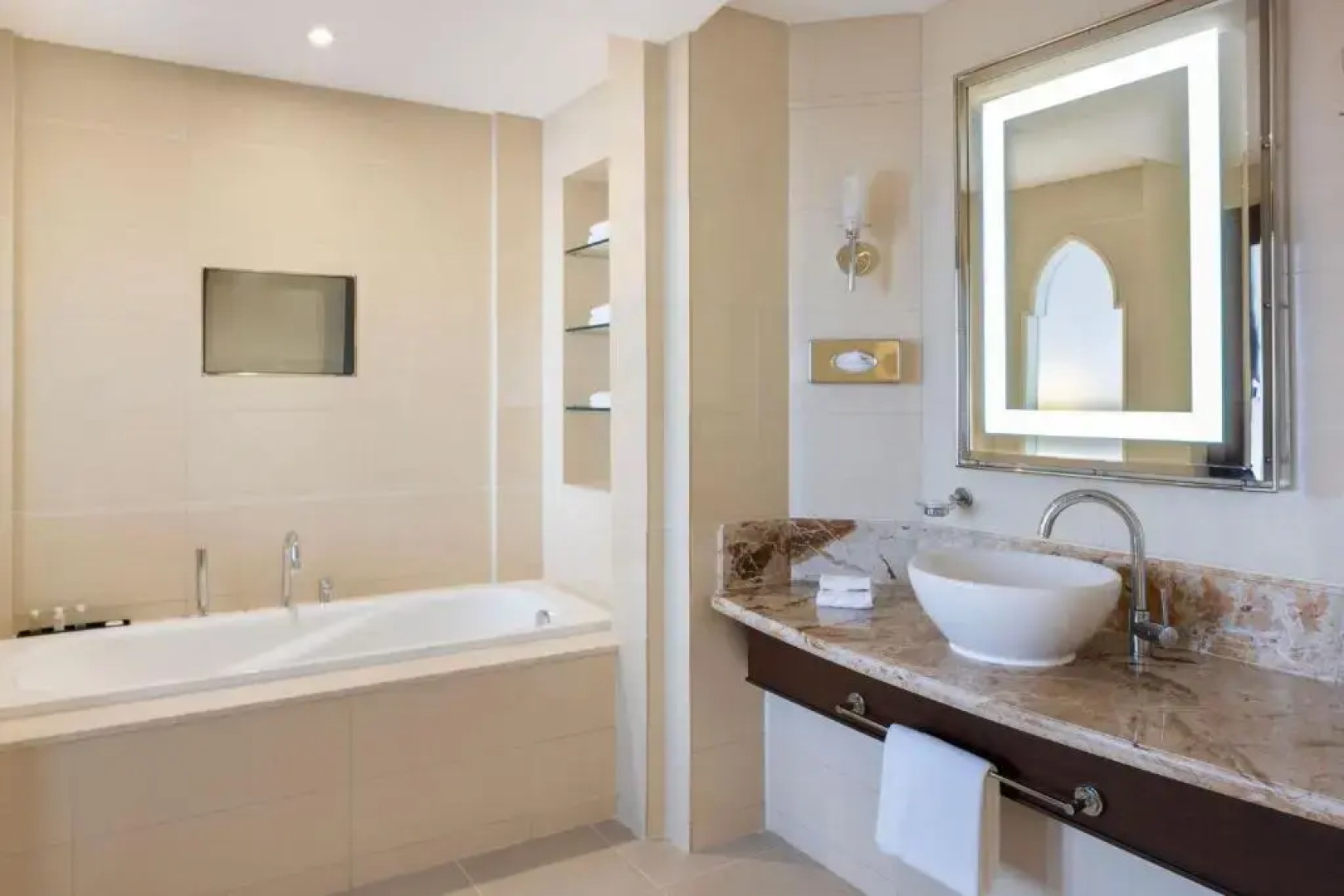 Отель Sheraton Oman