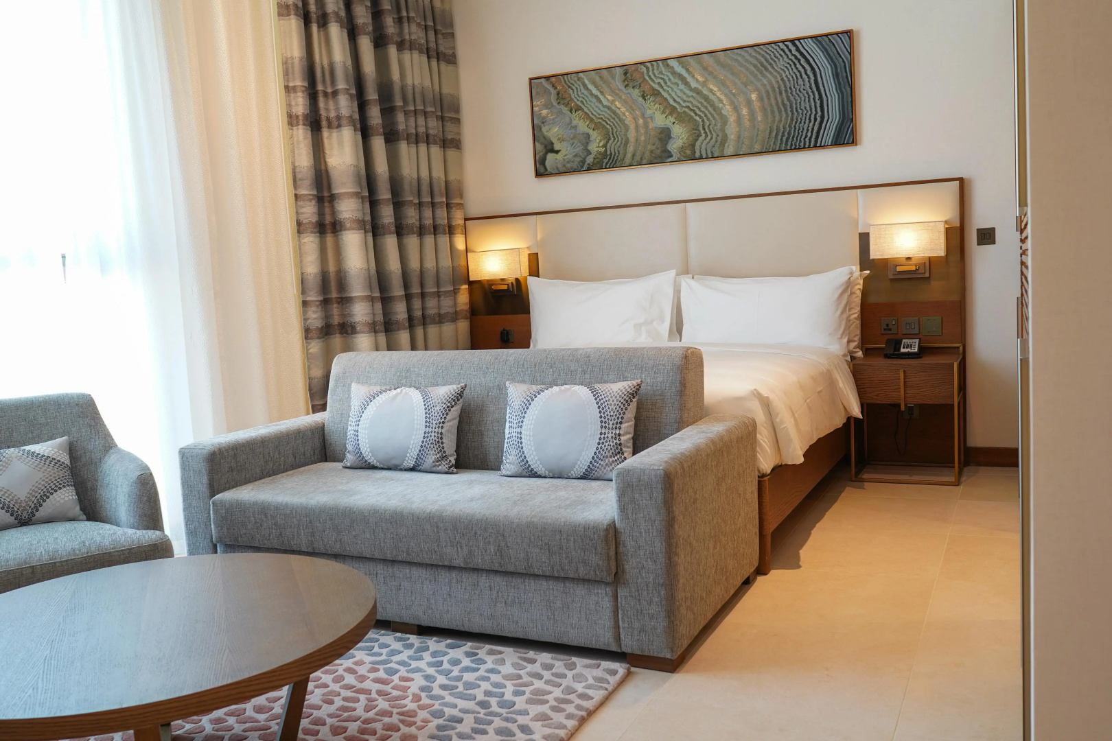 Staybridge Suites Dubai al-Maktoum Airport, an IHG Hotel