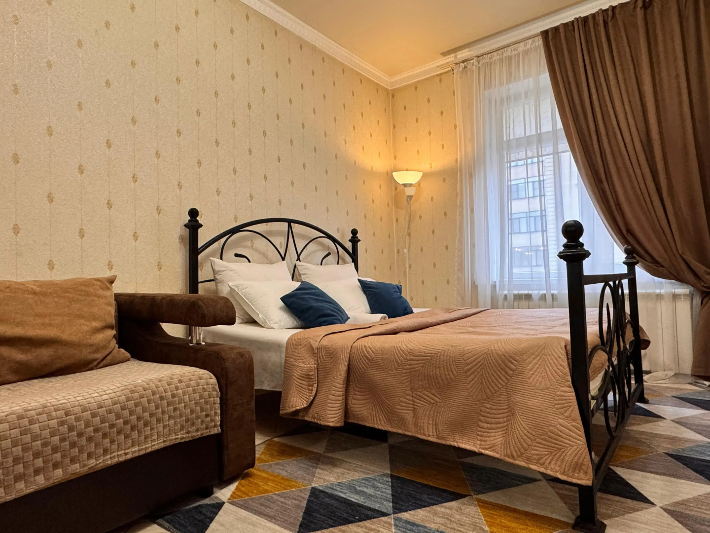 Квартира Толстого 180б 2 Этаж