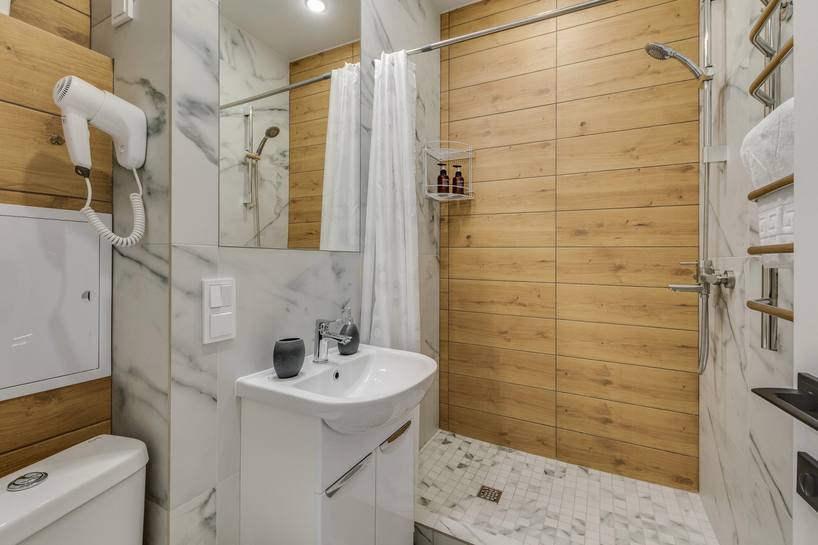 Апартаменты Арт-Апарты у Экспофорума 4