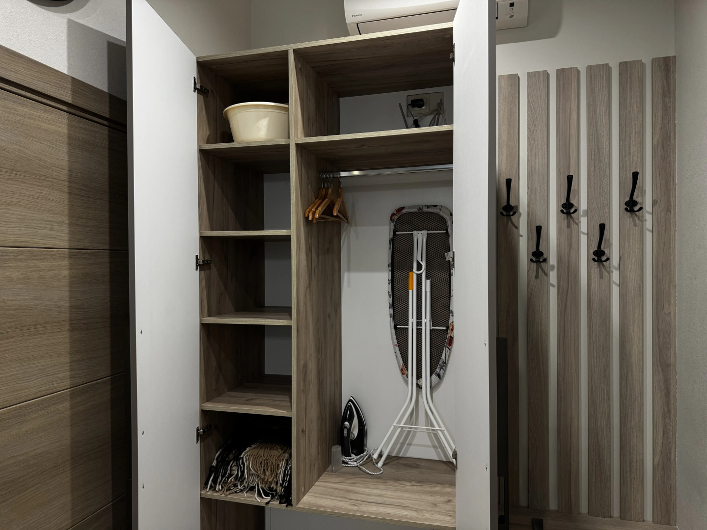 Апартаменты  Apart SV4 Цоколь Раушен Престиж