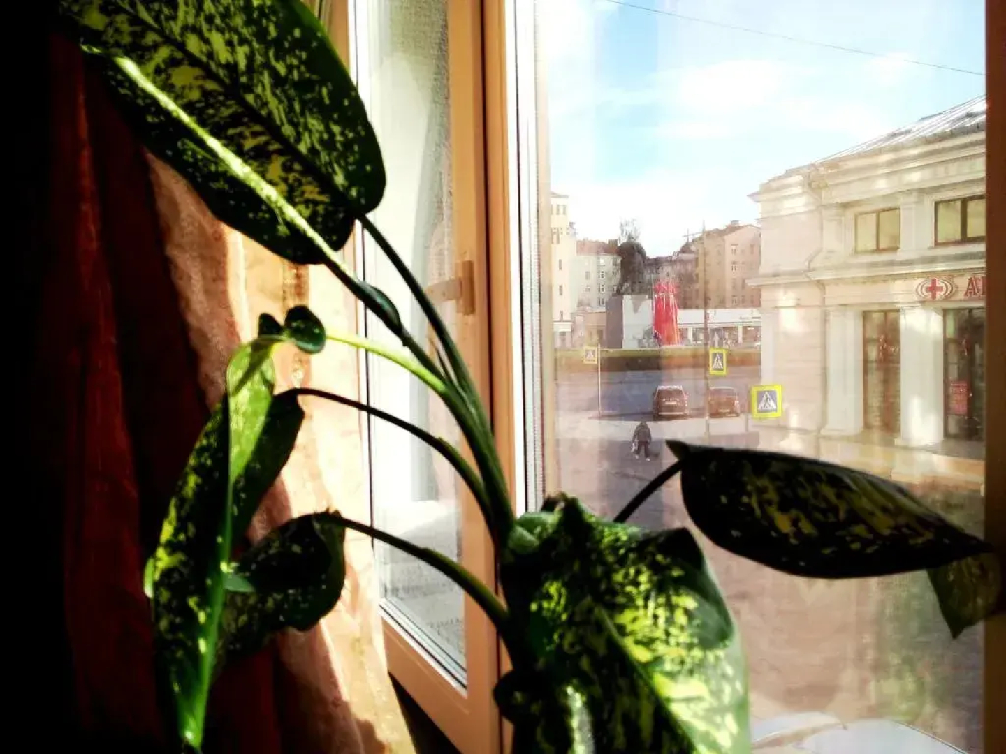 Апартаменты с Панорамным Окном и Видом на Красную Площадь