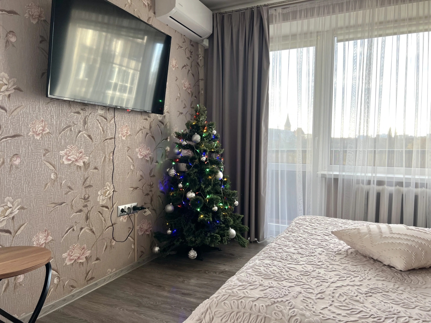 Квартира 2-комнатная Zoya-Apart у острова Канта с видом на реку и Кафедральный собор