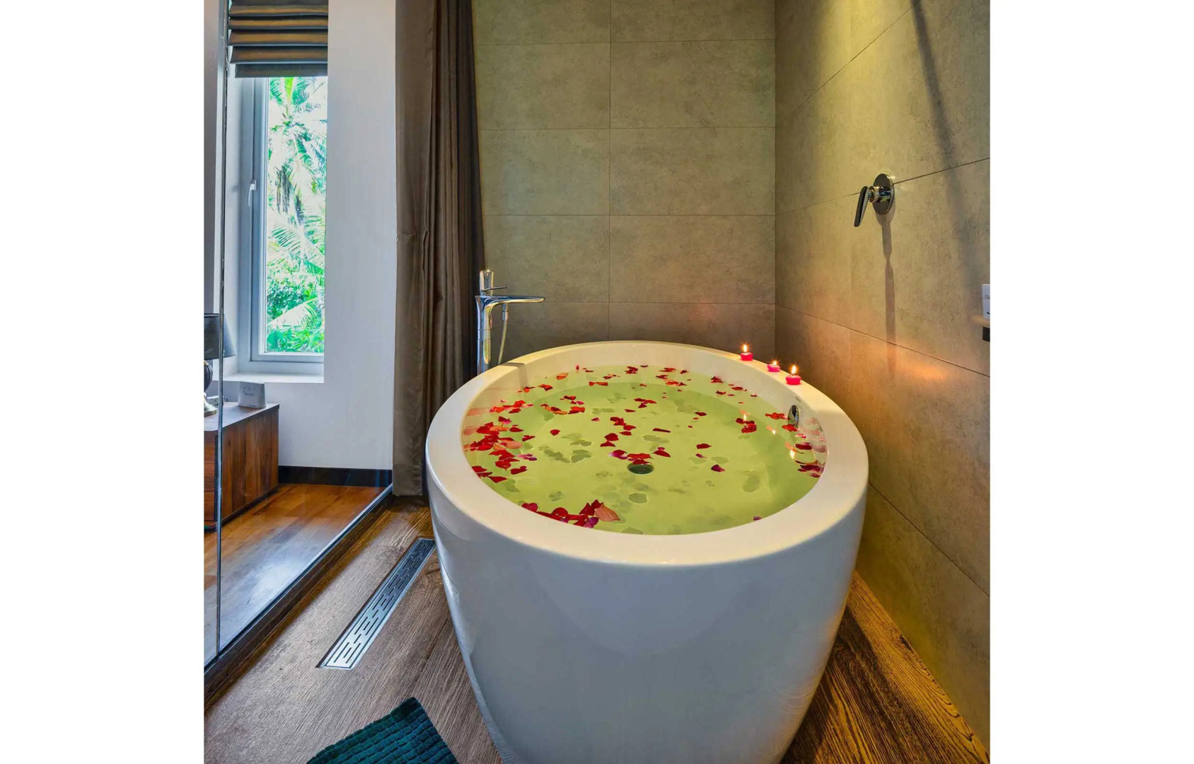 Отель The Palace by Ocean