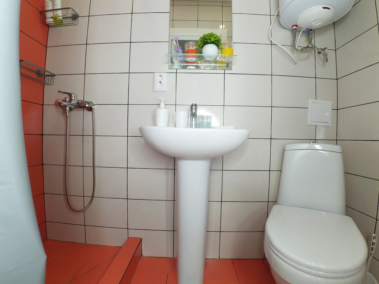 Студия 1 Тат Хаус на улице Нурсултана Назарбаева 9 в центре города у станции метро