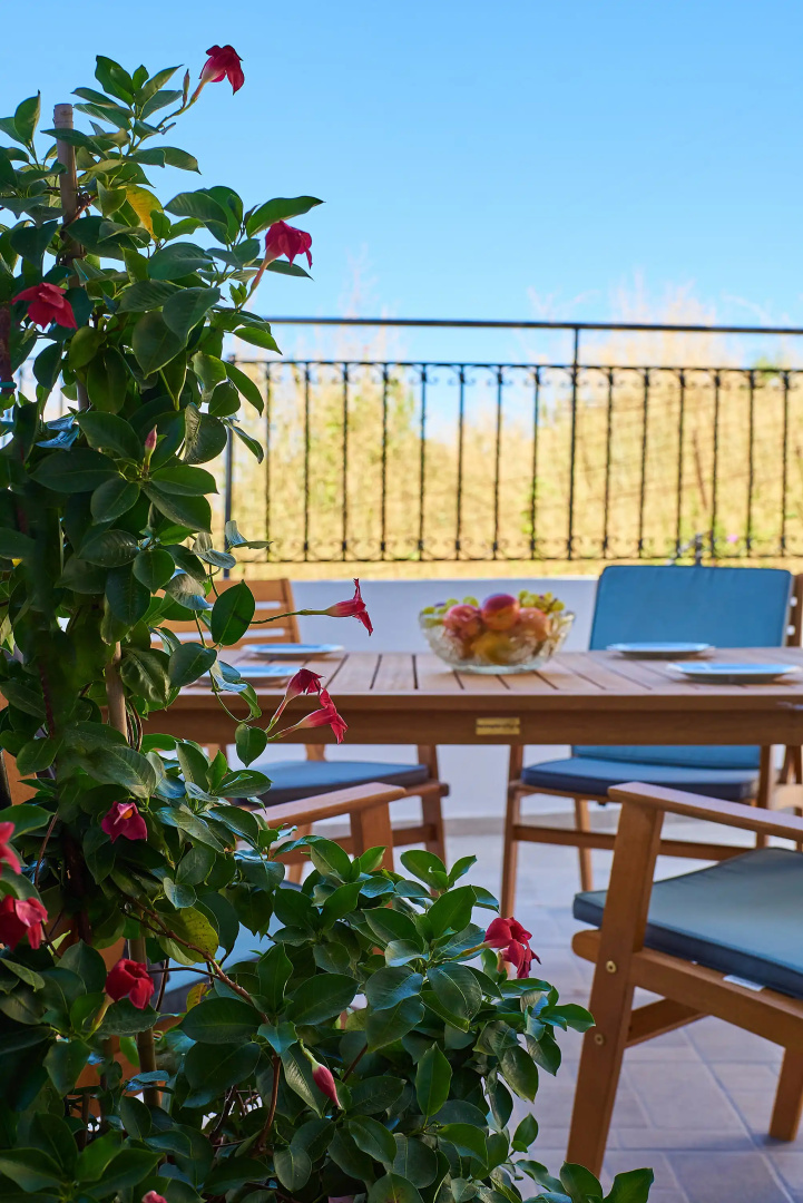 Отель Lake View Suites