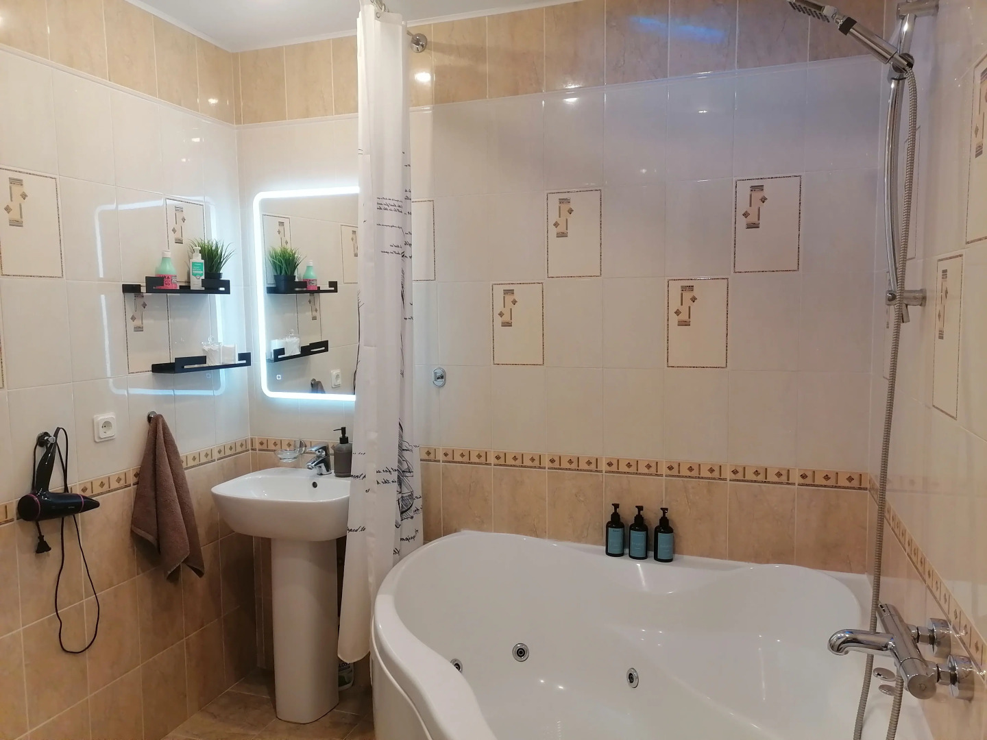 Апартаменты Просторные аппартаменты с джакузи