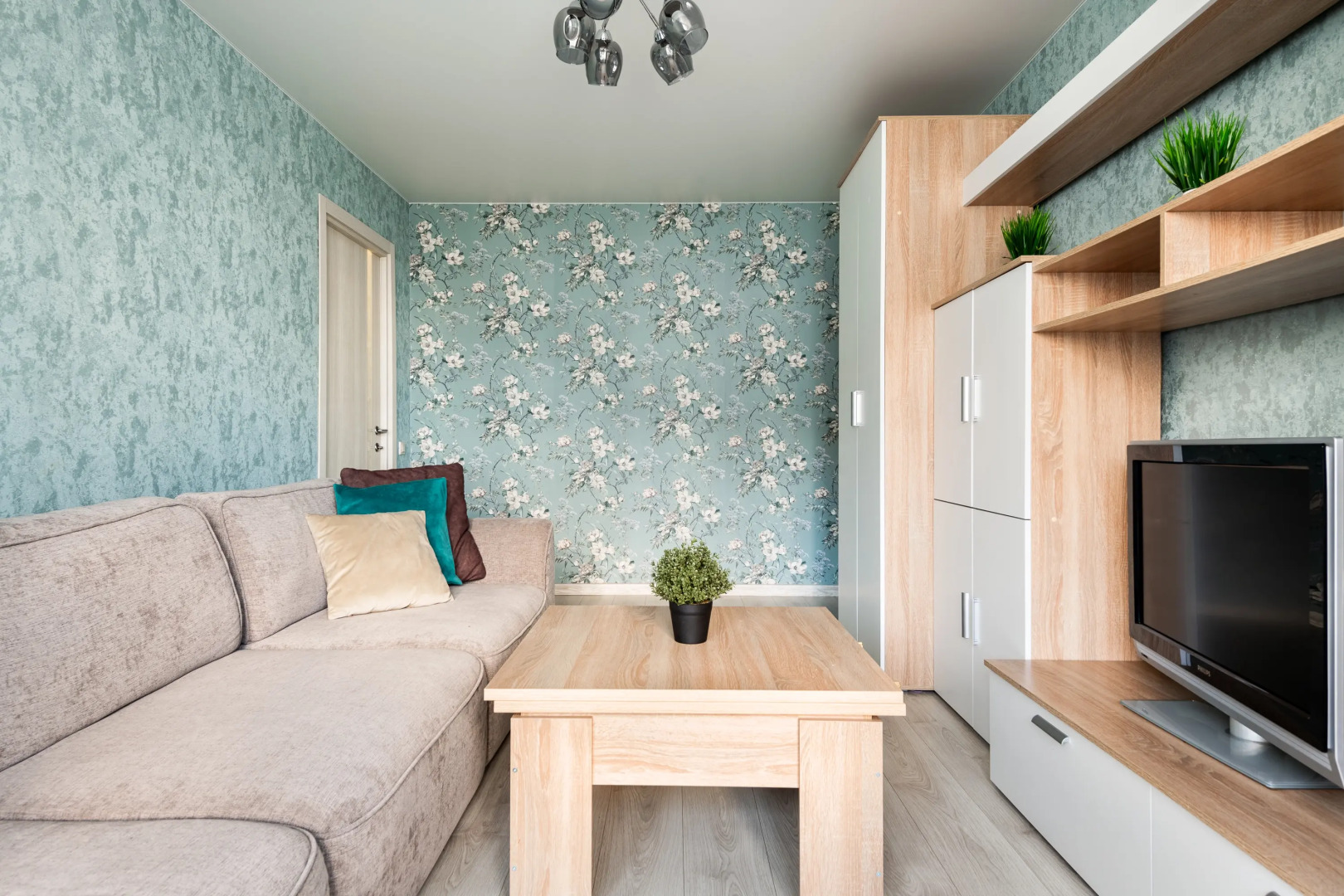 Улучшенные двухкомнатные апартаменты на метро Академика Янгеля