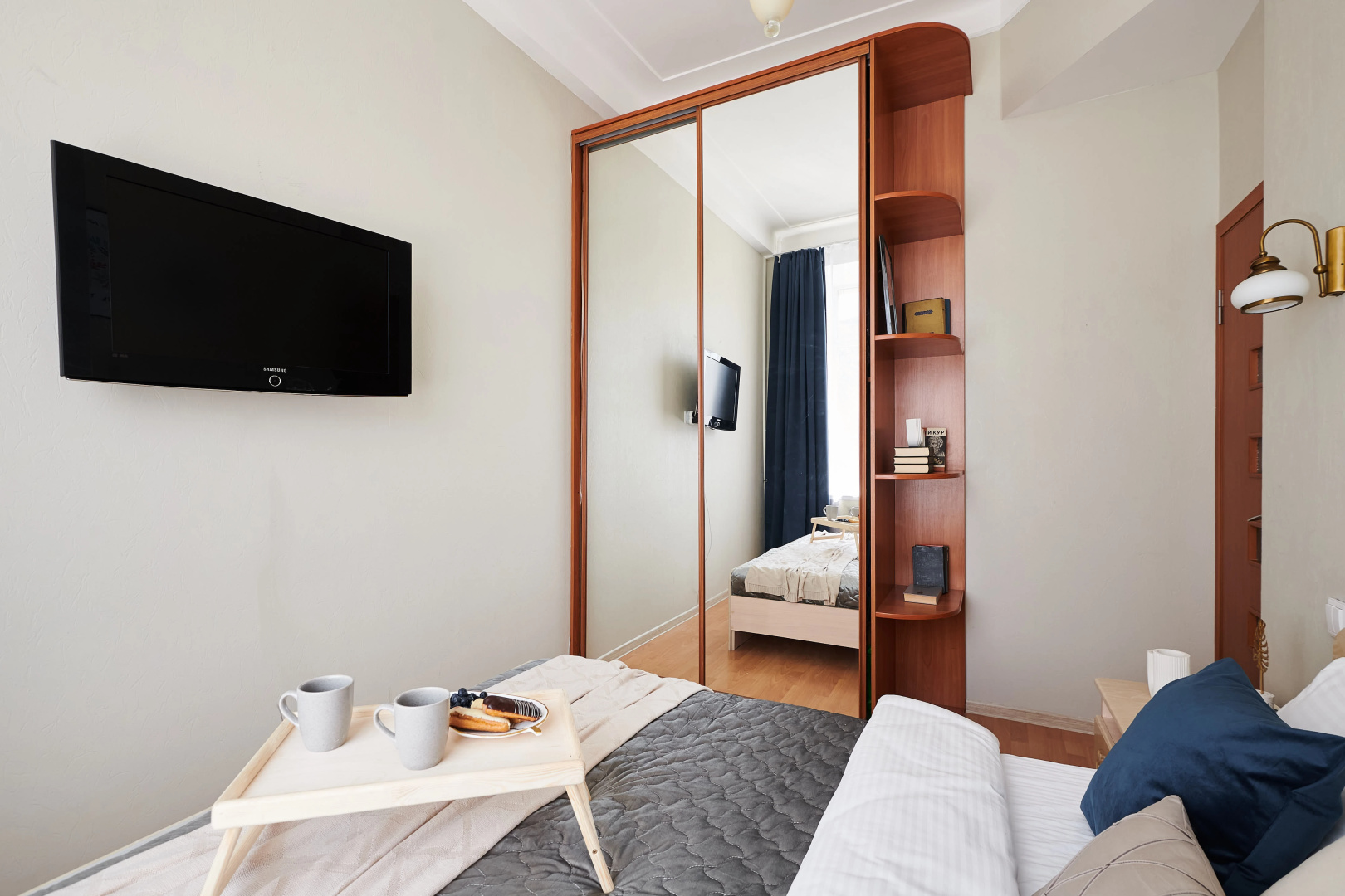 Квартира GM Apartments Стильная Трехкомнатная в Доме на Набережной