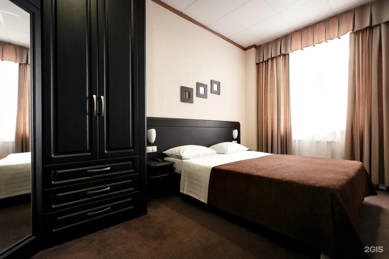 Отель Forum Plaza