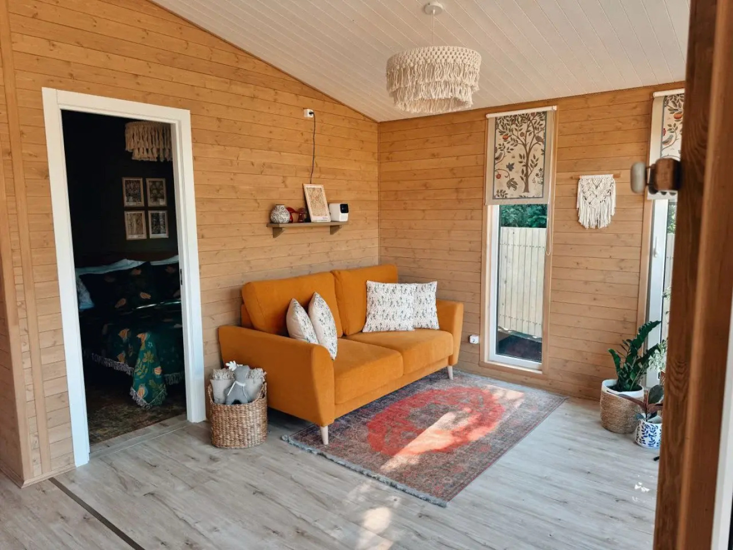 Частный дом Тишина в горах с горячей купелью на берегу живописной реки