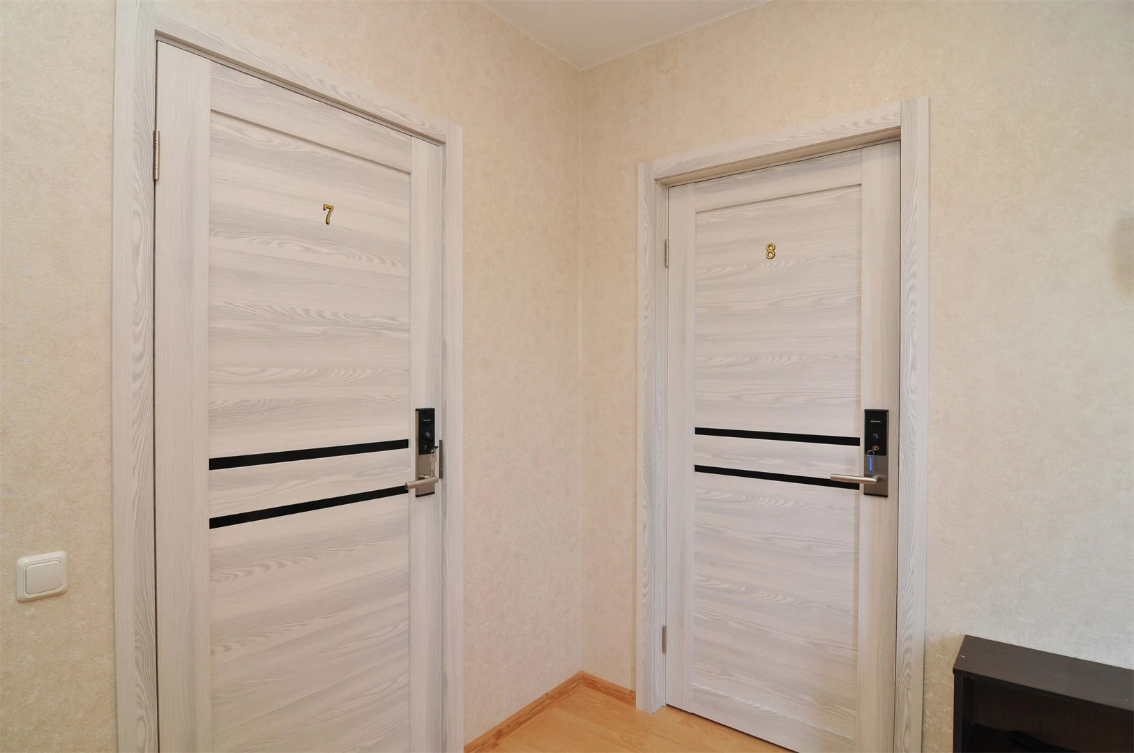 Апартаменты №8 Стандарт улучшенный, 2 линия, боковой вид на море (4чел)