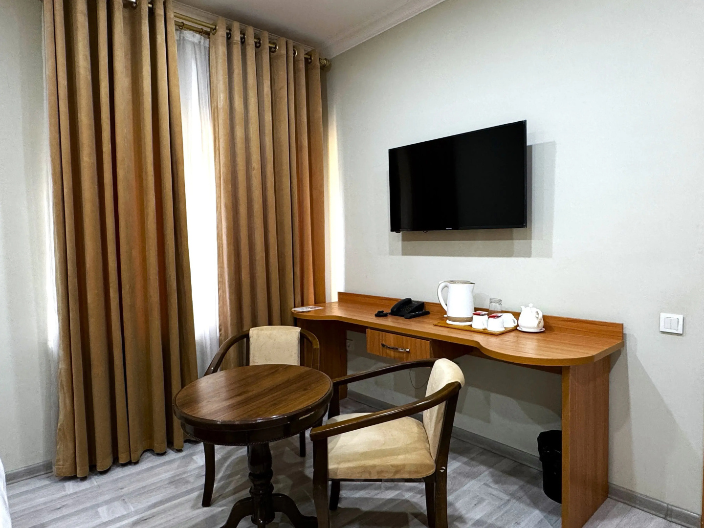 Отель The Moon Hotel
