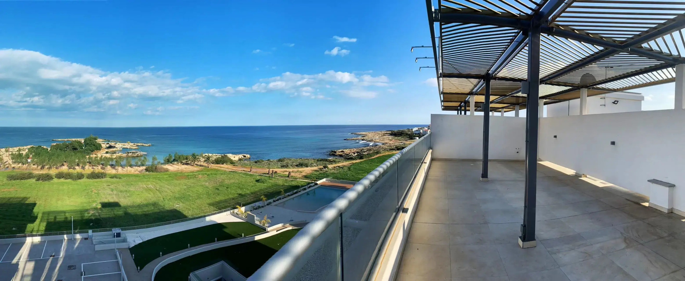 Апартаменты Emerald Suites