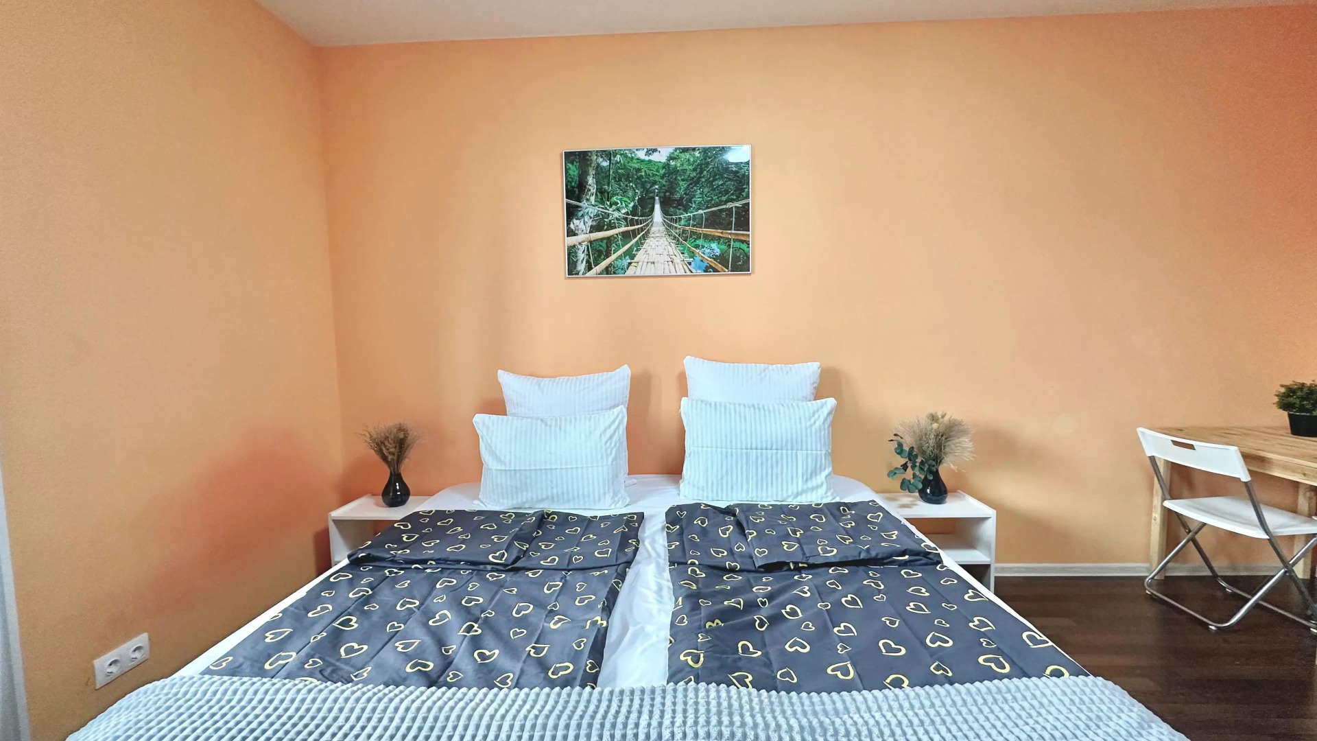 Апартаменты Истоман 2+2 в спальном районе