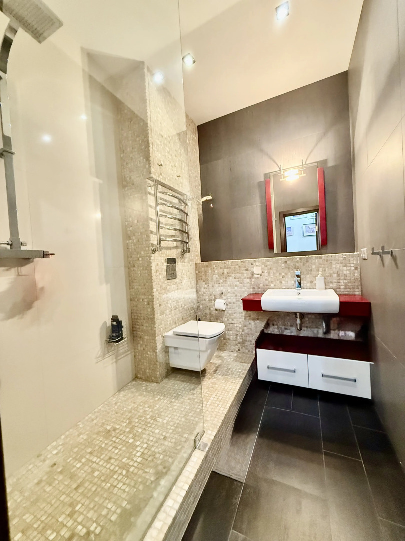 Квартира Волжский бриз Видовая 3-х комнатная на набережной в центре города