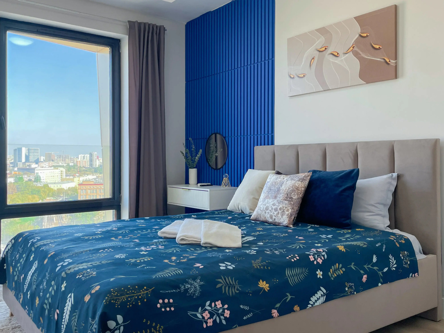 Апартаменты с Панорамными Окнами на 14 Этаже Небоскреба Бизнес-Класс в ЖК D1