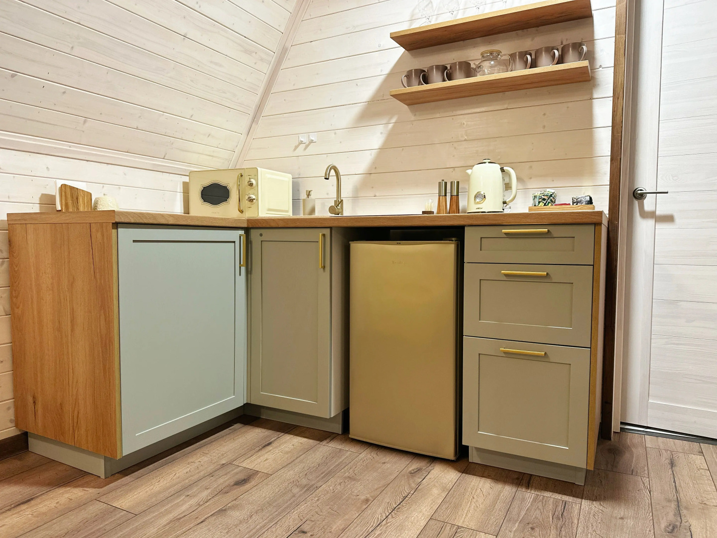 Частный дом с камином