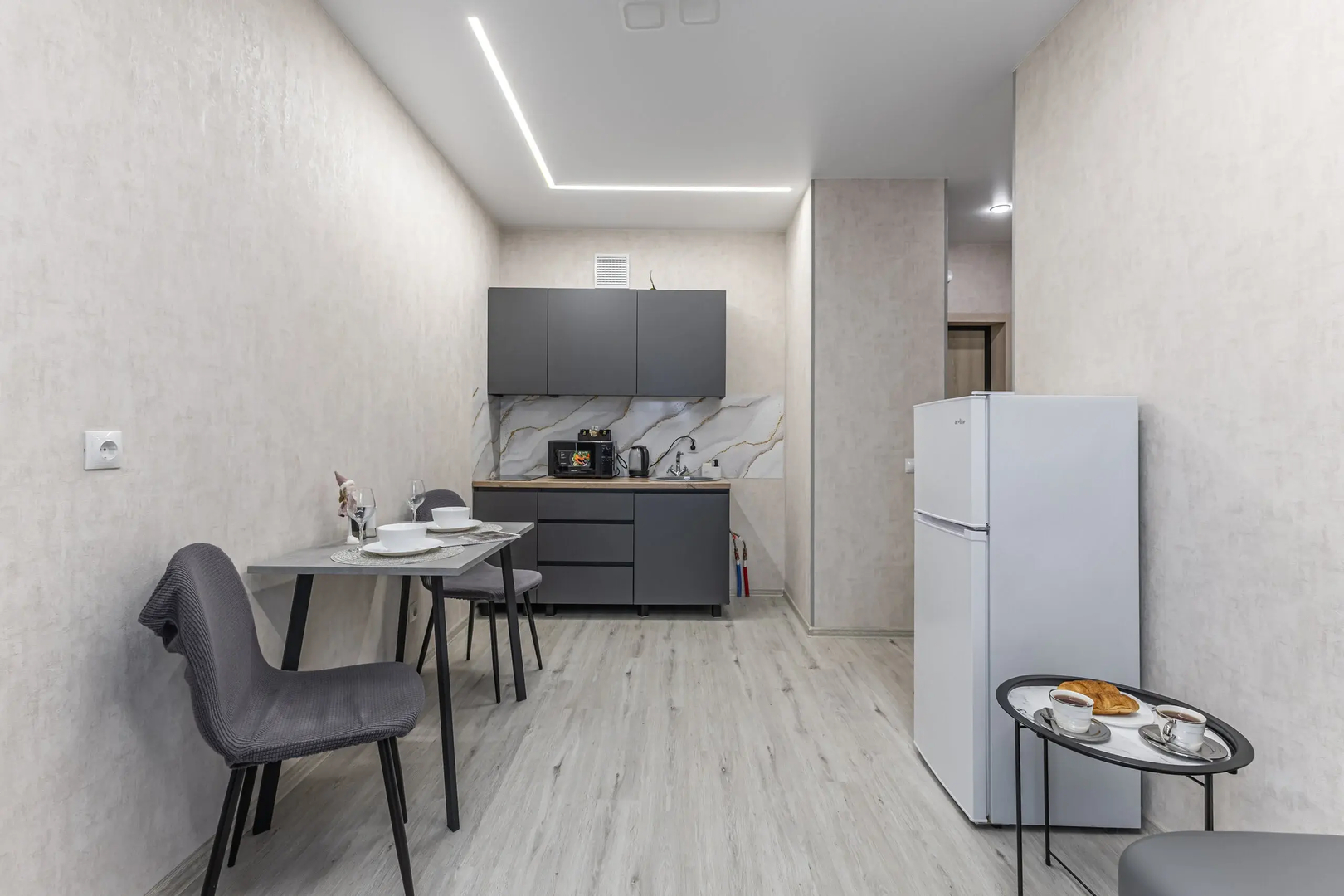 Квартира Однокомнатная уютная с дизайнерским ремонтом и современными удобствам