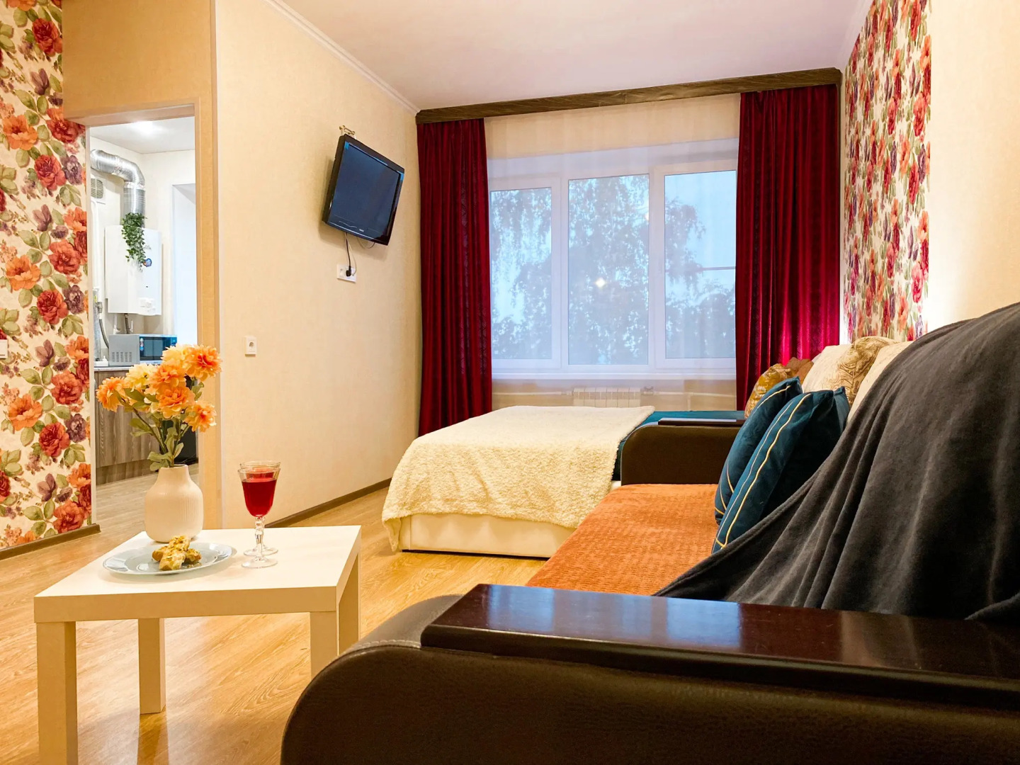 Апартаменты Акварель на Горького 102