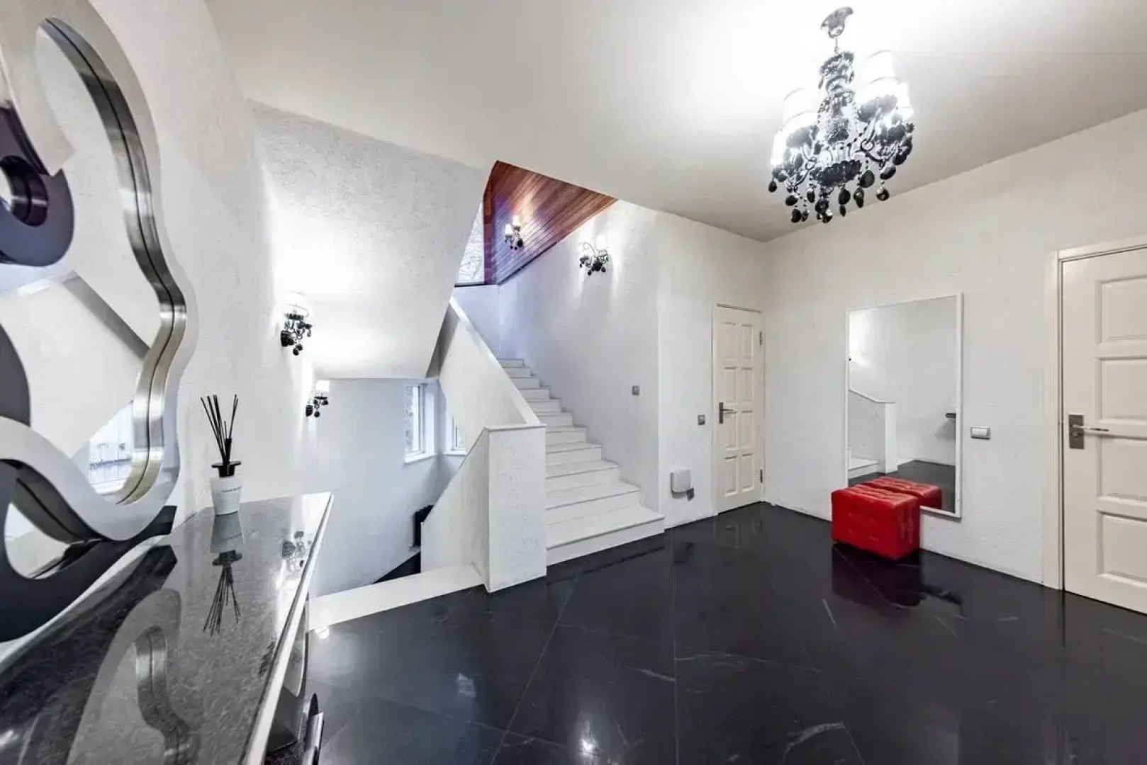 Коттедж Huse Современный с роскошной SPA-зоной в Николиной горе