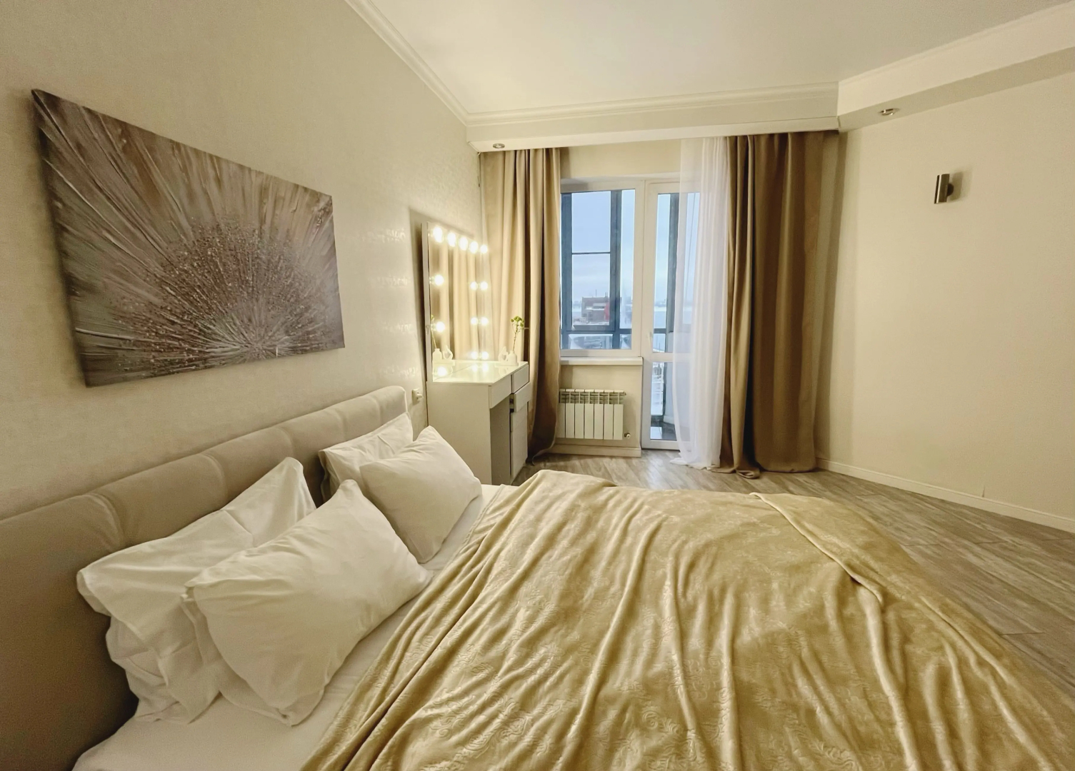 Квартира Неотель мансардная у Чернавского моста, Петровского сквера