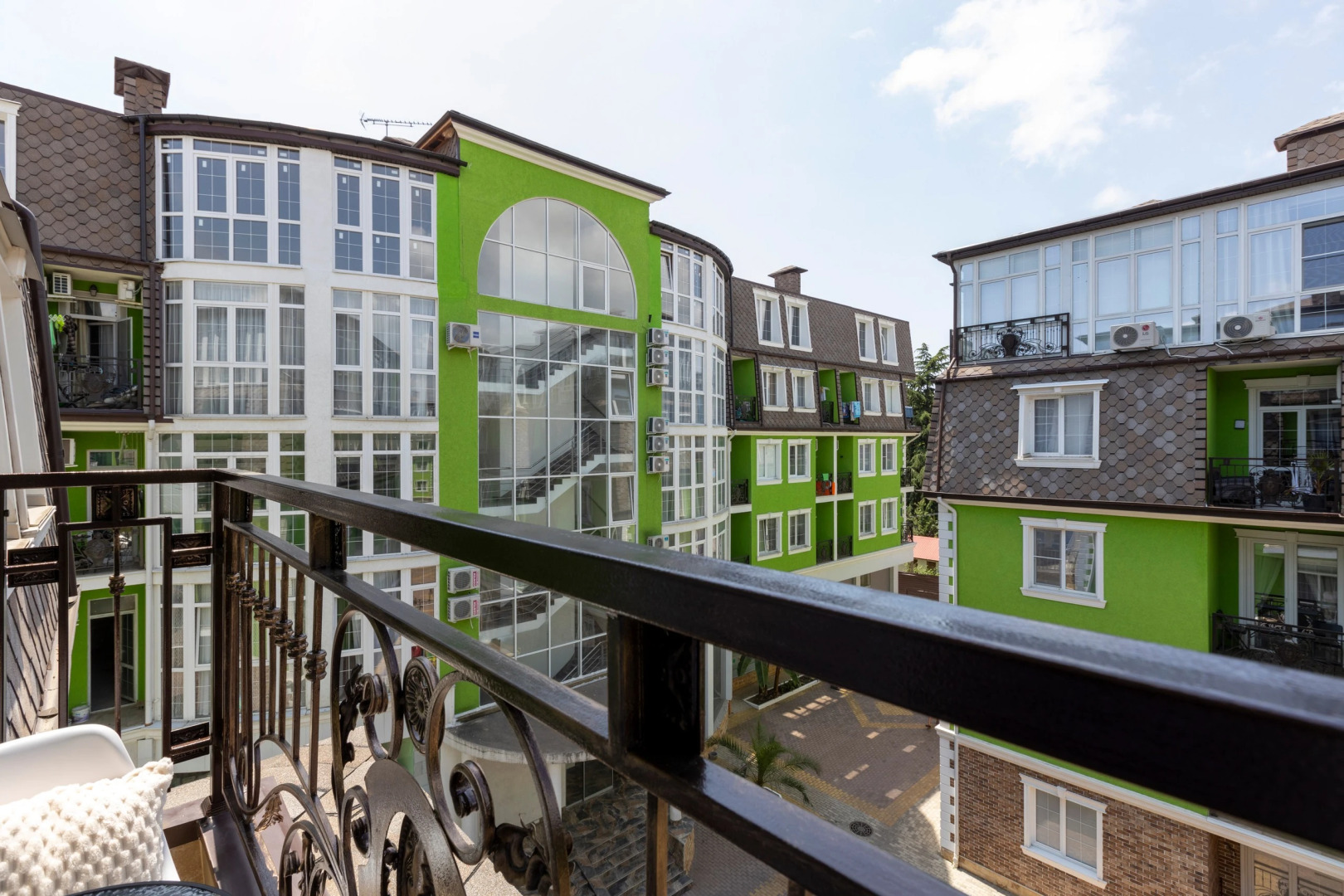 Апартаменты RED APARTMENTS Арт Лайт Сити апартамент Коэльо