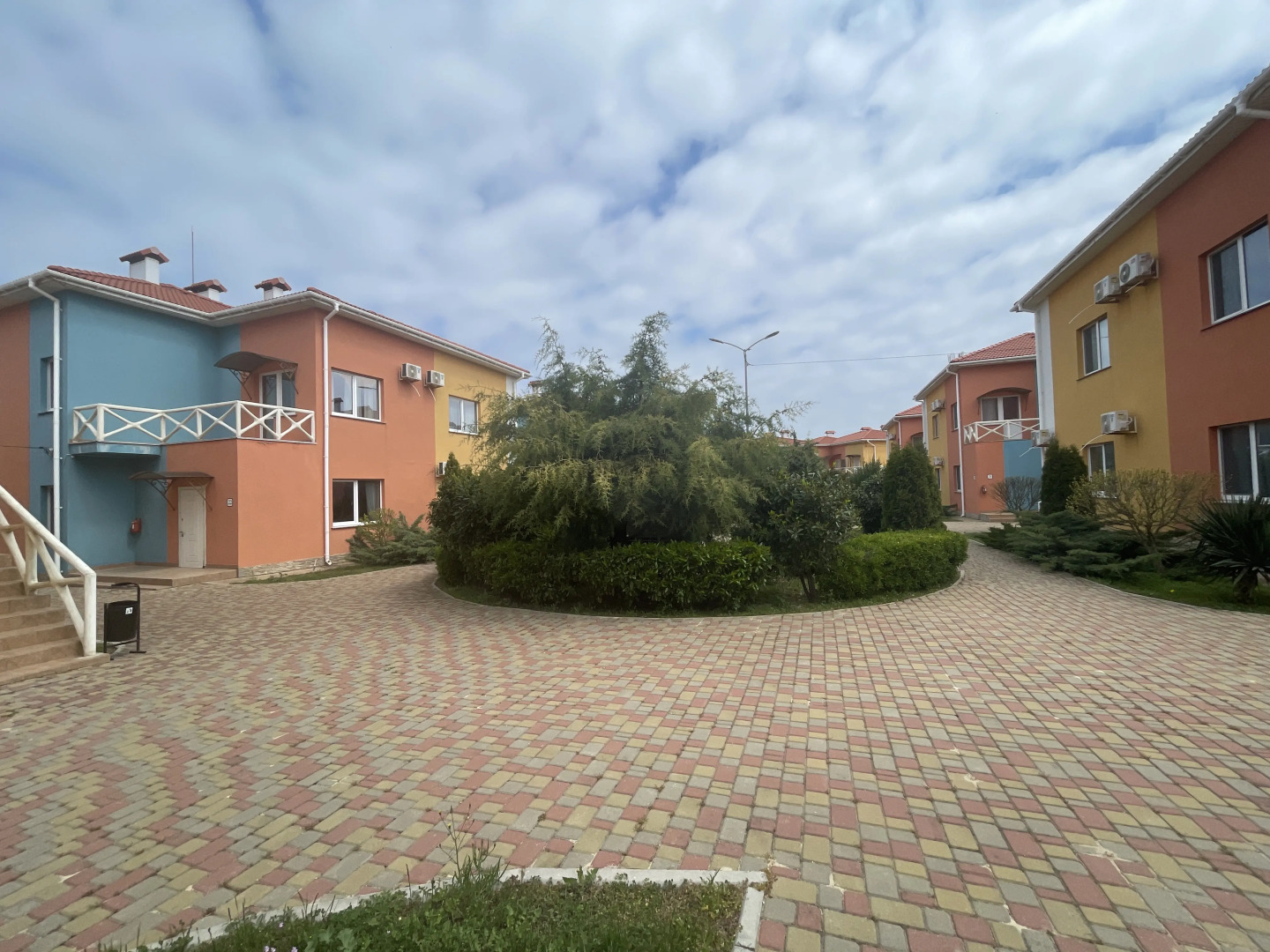 Апартаменты с бассейном и рядом с морем