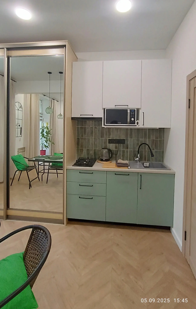 Квартира просторная бульвар Ленина 4